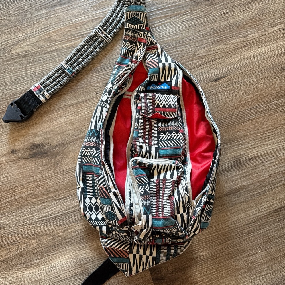 Stylish Multicolor Patterned Sling Bag - image 3